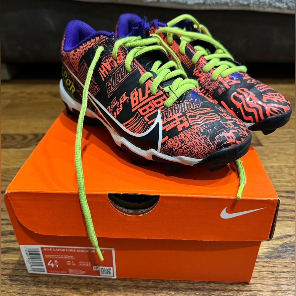 Nike Vapor Edge Shark BG OBJ football cleats, youth size 4.5